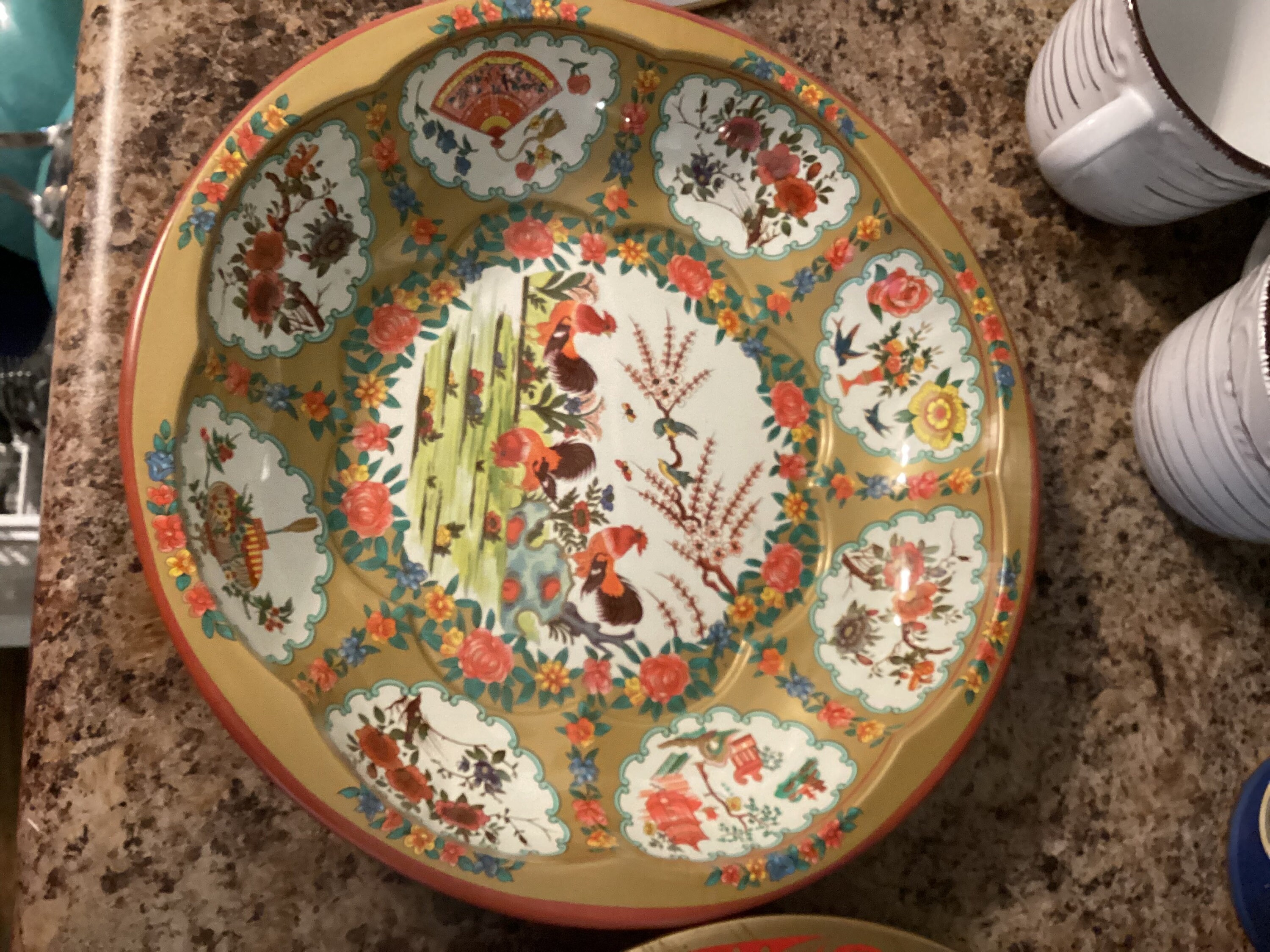 Set of 4 1971 Vintage Tin Plates, Decorative Kitchen Plates, Vintage