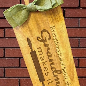 Custom cutting board, engraved cutting board, Personalized cutting board for mother&#39;s day gift, gift for mom, housewarming gift,