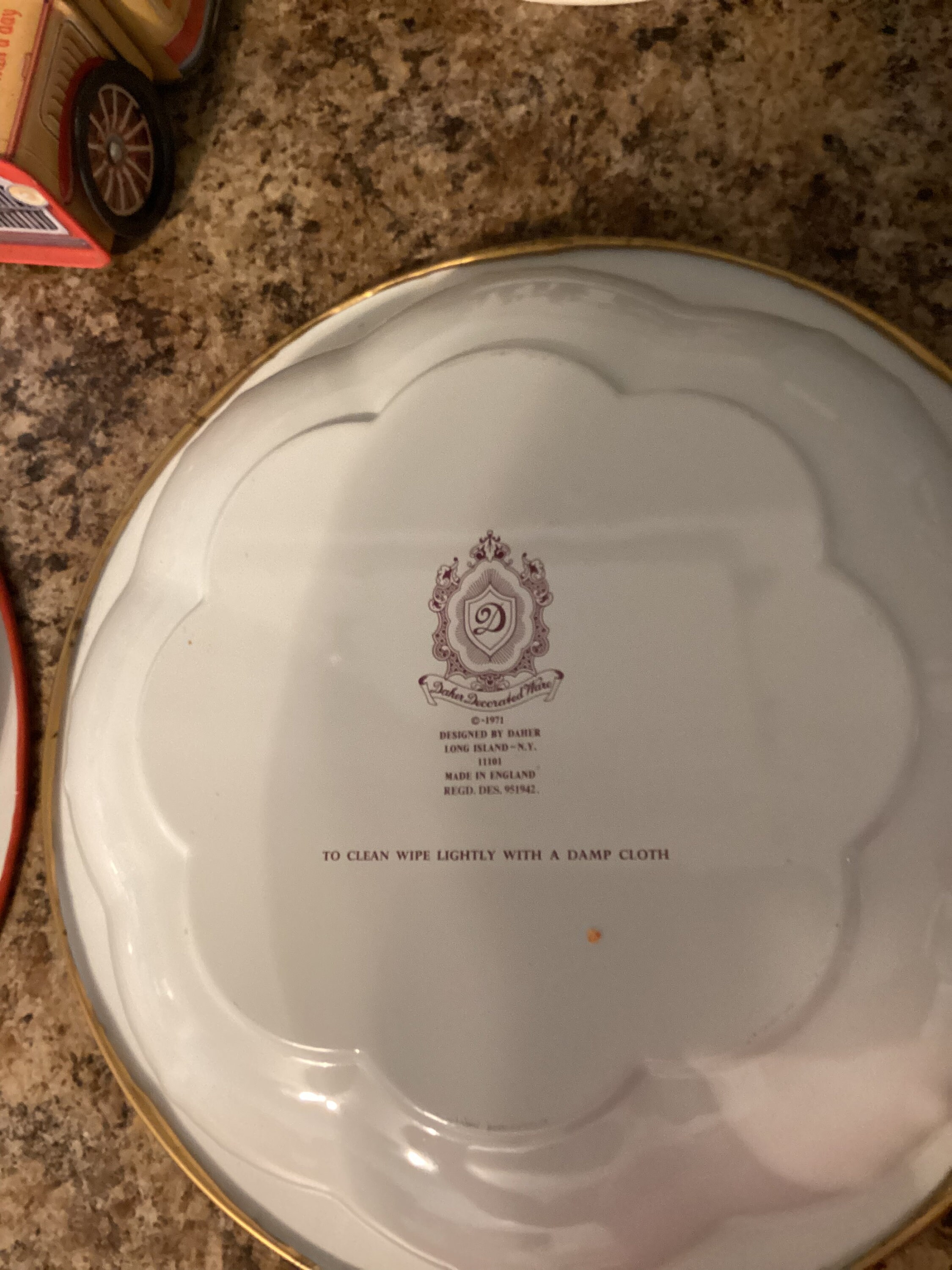 Set of 4 1971 Vintage Tin Plates, Decorative Kitchen Plates, Vintage