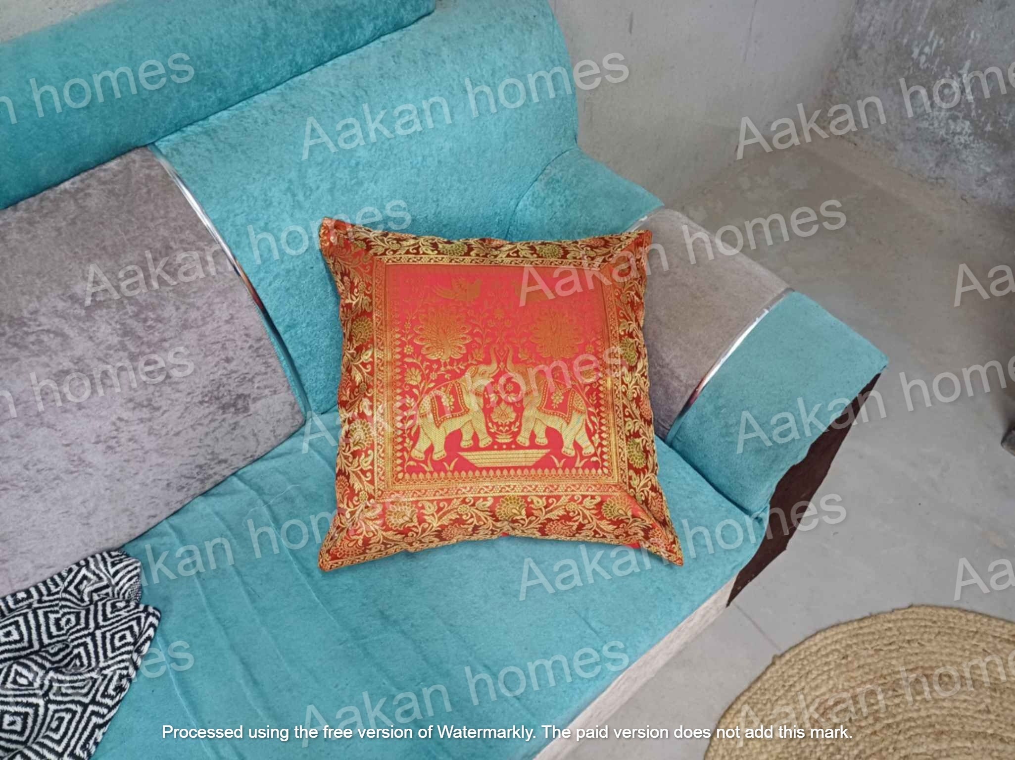 インドシルク製クッションカバー：緑と金の象と孔雀のデザイン - Etsy 日本