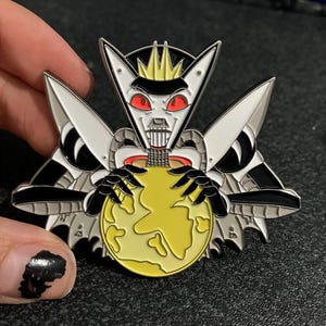 Fanowskie przypinki emaliowane SHREDFORCE!