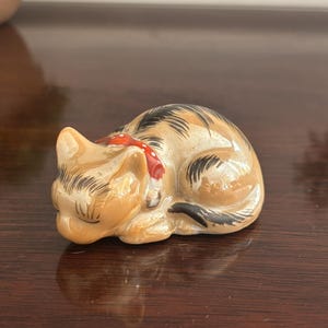 Kutani Sleeping Cat - Etsy