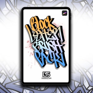 Puede incluir: Una tableta digital muestra las palabras "Block Letter Brush Pack" en un diseño estilo graffiti. El texto es en naranja, azul y blanco con contornos negros. La tableta tiene un borde negro y un icono de la aplicación Procreate.