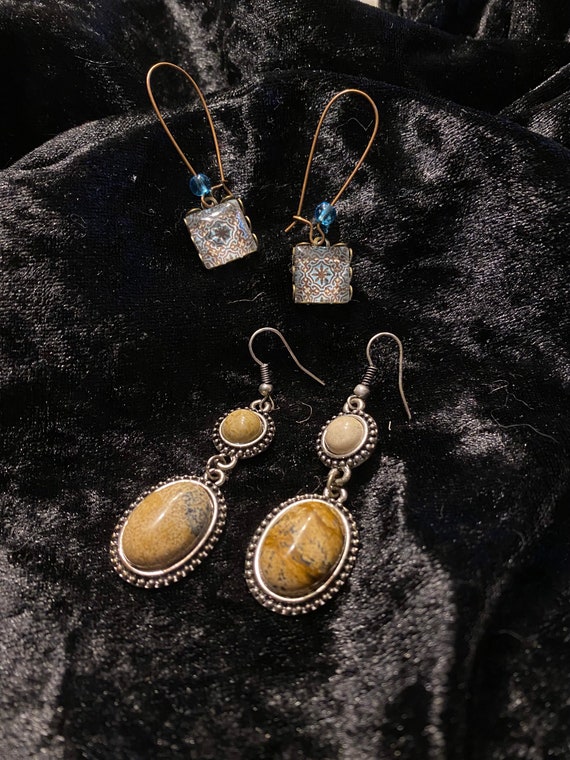 Beautiful set of bohemian-style dangle earrings - image 1