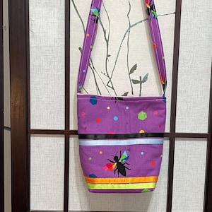 Sac en ruban pour petite fille, sac pour insectes, sac en coton, sac à bandoulière pour insectes, sac pour filles, sac à bandoulière métis. Fabriqué avec amour.