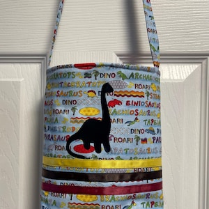 Sac à bandoulière pour petite fille, sac dinosaure, sac à bandoulière en ruban métis, sac à main pour fille, sac à bandoulière, sac fourre-tout. Fait main avec amour.