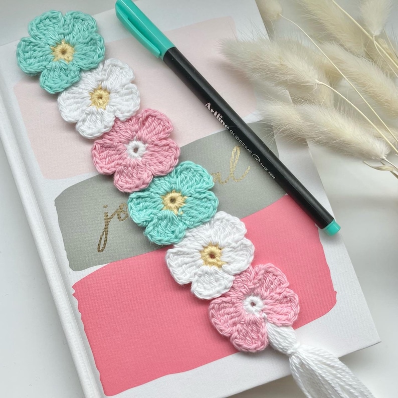 Floral chain bookmark pattern, crochet bookmark, flower bookmark, handmade bookmark, crochet bookmark pattern, bookmark pattern image 2