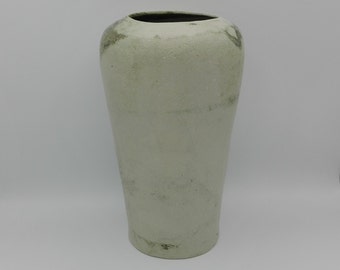 Beautiful minimalist vase, handmade pottery