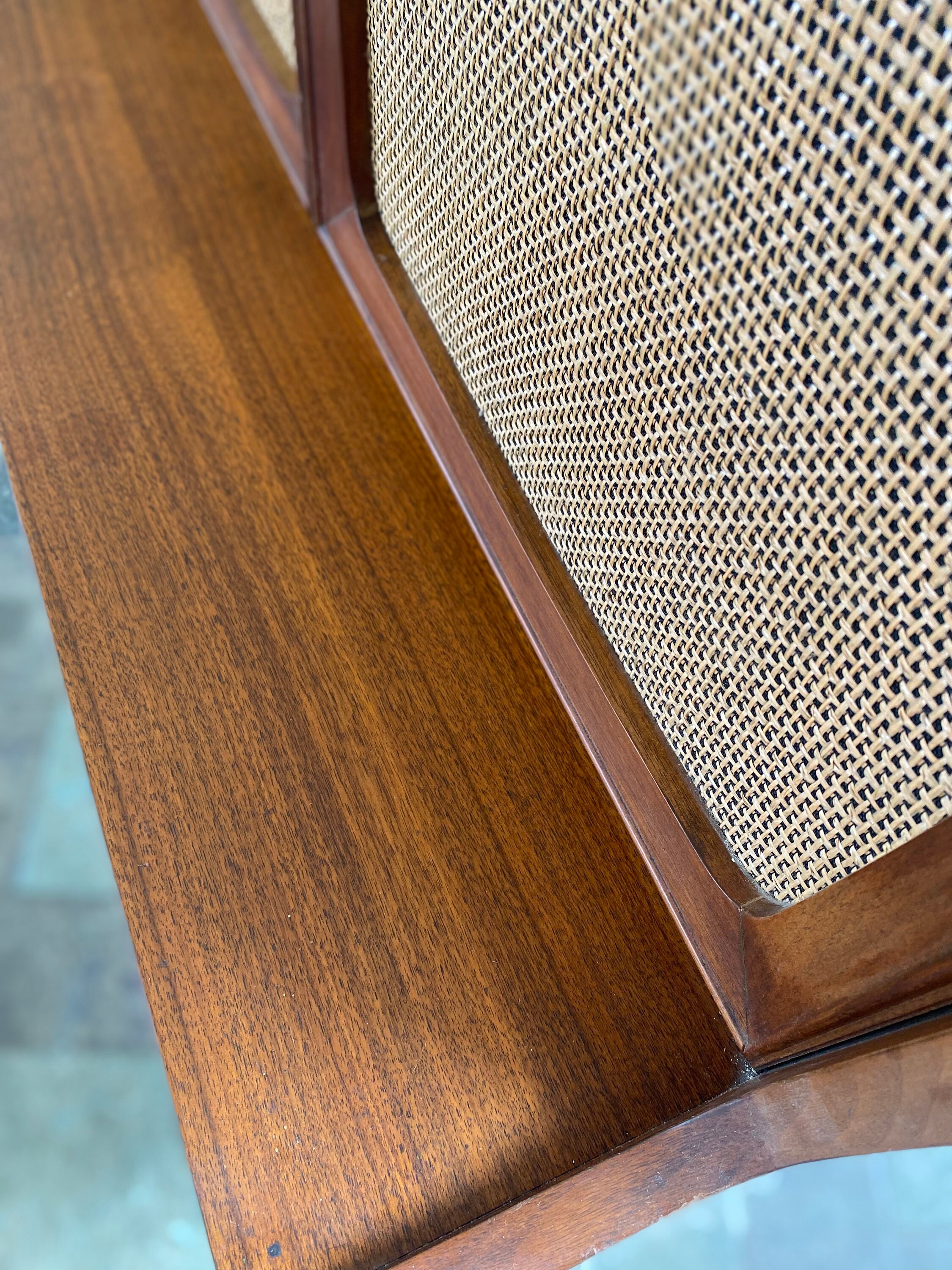 Vintage 1960s Mid Century Modern RCA Victor Walnut Stereo