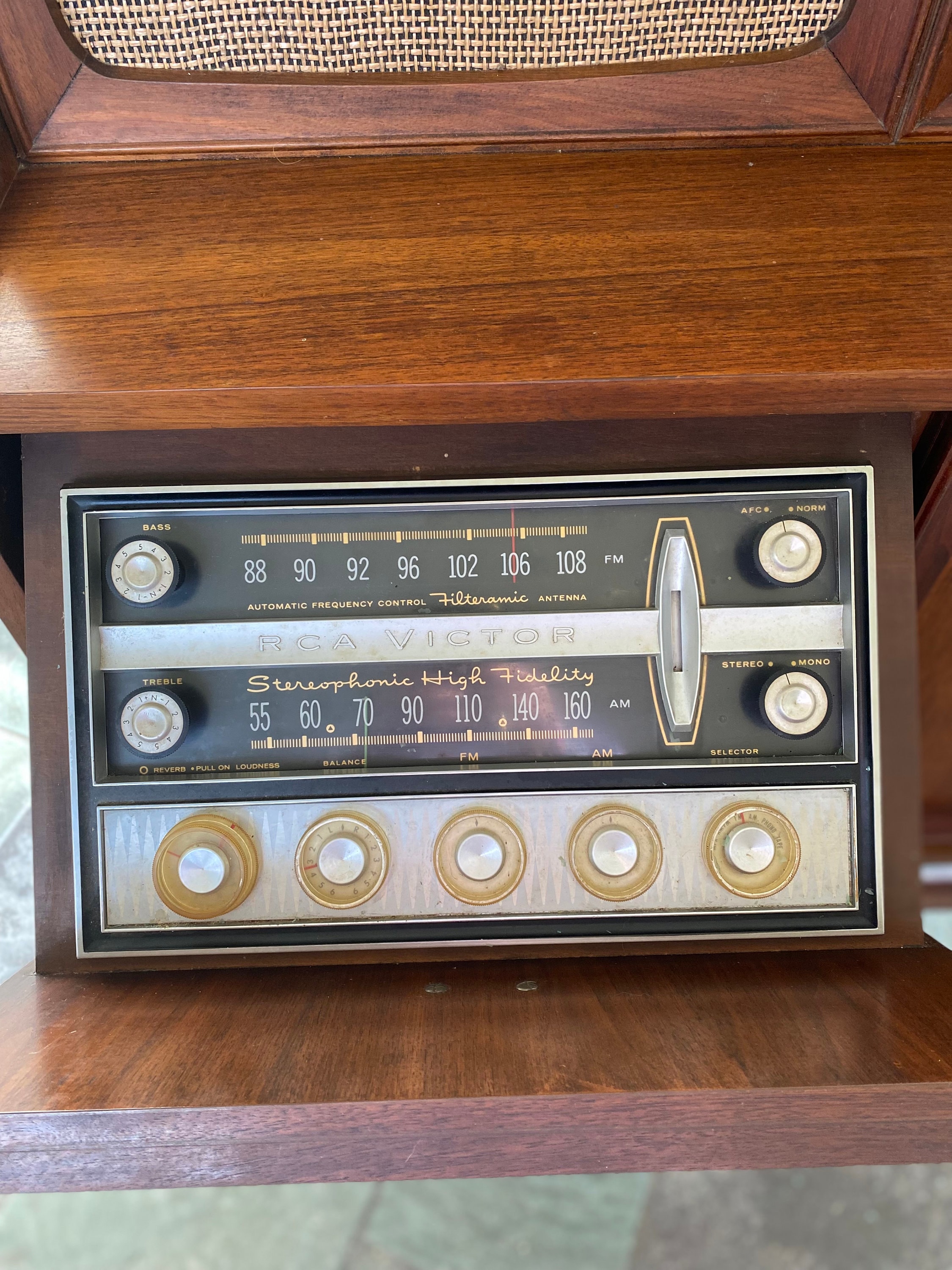 Vintage 1960s Mid Century Modern RCA Victor Walnut Stereo Console