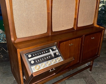 Vintage 1960s Mid Century Modern RCA Victor Walnut Stereo Console - 1VF 646 Model
