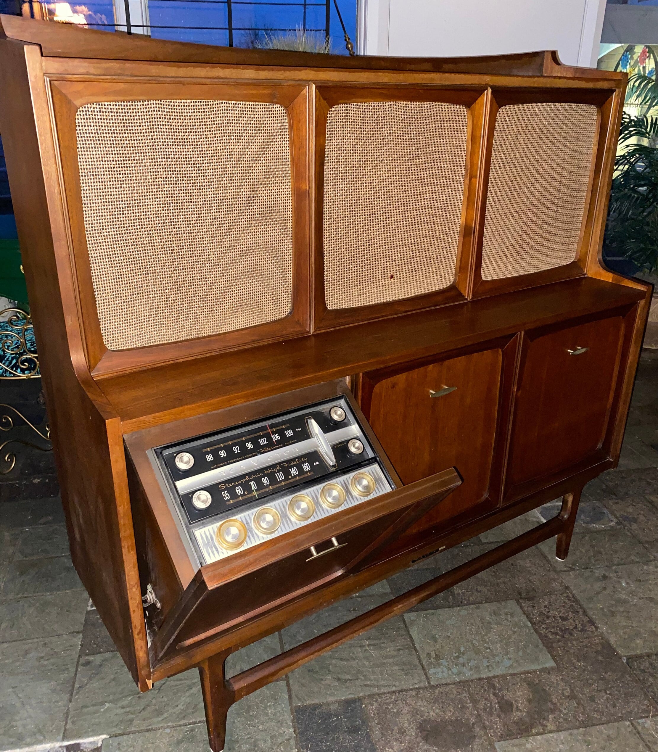 Vintage 1960s Mid Century Modern RCA Victor Walnut Stereo