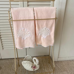 Vintage Mid Century Floor Stand Towel Rack / Holder / Beautiful Gold Finish Metal in Excellent Condition - Hollywood Regency