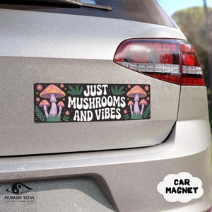 Imán para coche con forma de hongo caprichoso / Solo hongos y vibraciones / Decoración bohemia para coches, regalo para amantes de la naturaleza, accesorios para viajes por carretera, divertido [...]