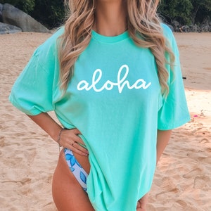 Aloha Tee - Hawaii Oversized Shirt - Beachy Summer Vacation Apparel - Unique Gift for Beach Lovers - Island Reef
