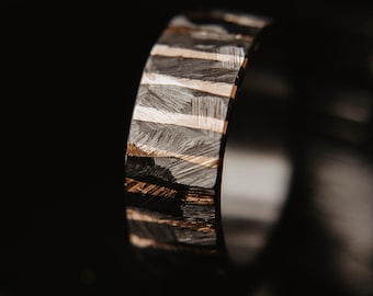 Gouden Twilight-trouwring, zwarte herenzirkonium en 14k gouden band
