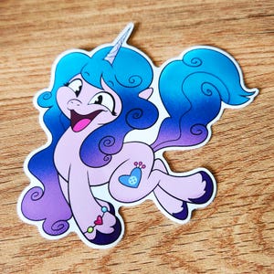 Izzy Moonbow 10cm x 9cm Gloss Die Cut Sticker - Cute Kawaii Chibi Cartoon Creature My Little Pony Stationary