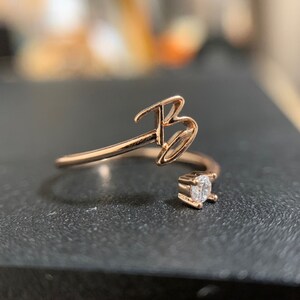Anillo personalizado inicial de una letra, anillo delicado minimalista, joyería estética para niñas, anillo elegante de oro, plata y oro rosa, regalo para mujeres