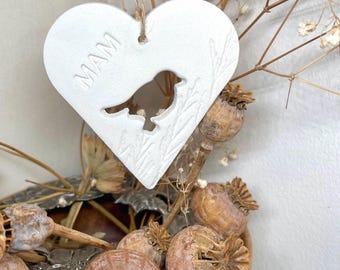 Personalised Robin Memorial: Handmade clay keepsake