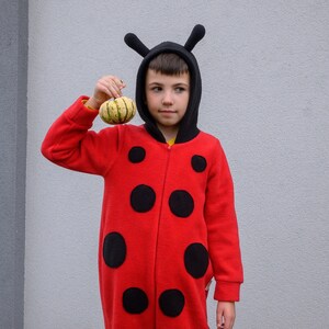 Costume LADYBUG, abbigliamento per bambine, costume per oggetti di scena  fotografici, cappello all'uncinetto per ragazze, stivaletti all'uncinetto,  costume neonato -  Italia