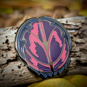 Defender&#39;s Crest - Hollow Knight Enamel Pin