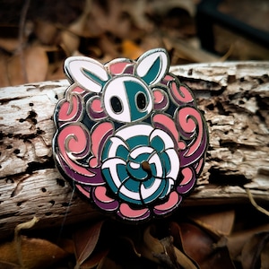 Gathering Swarm - Hollow Knight Enamel Pin
