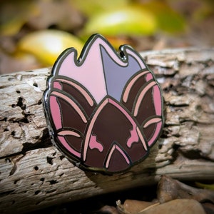 Nailmaster&#39;s Glory - Hollow Knight Enamel Pin
