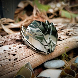Longnail - Hollow Knight Enamel Pin