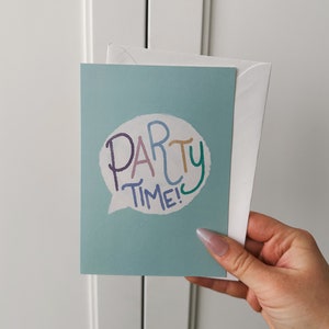 C'est l'heure de la fête, carte d'anniversaire lumineuse, carte de voeux colorée, joyeux anniversaire, carte de célébration d'anniversaire
