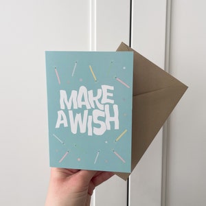 Faire un vœu, carte de voeux, carte de joyeux anniversaire, carte d'anniversaire vierge pour quelqu'un de spécial, célébration enthousiaste