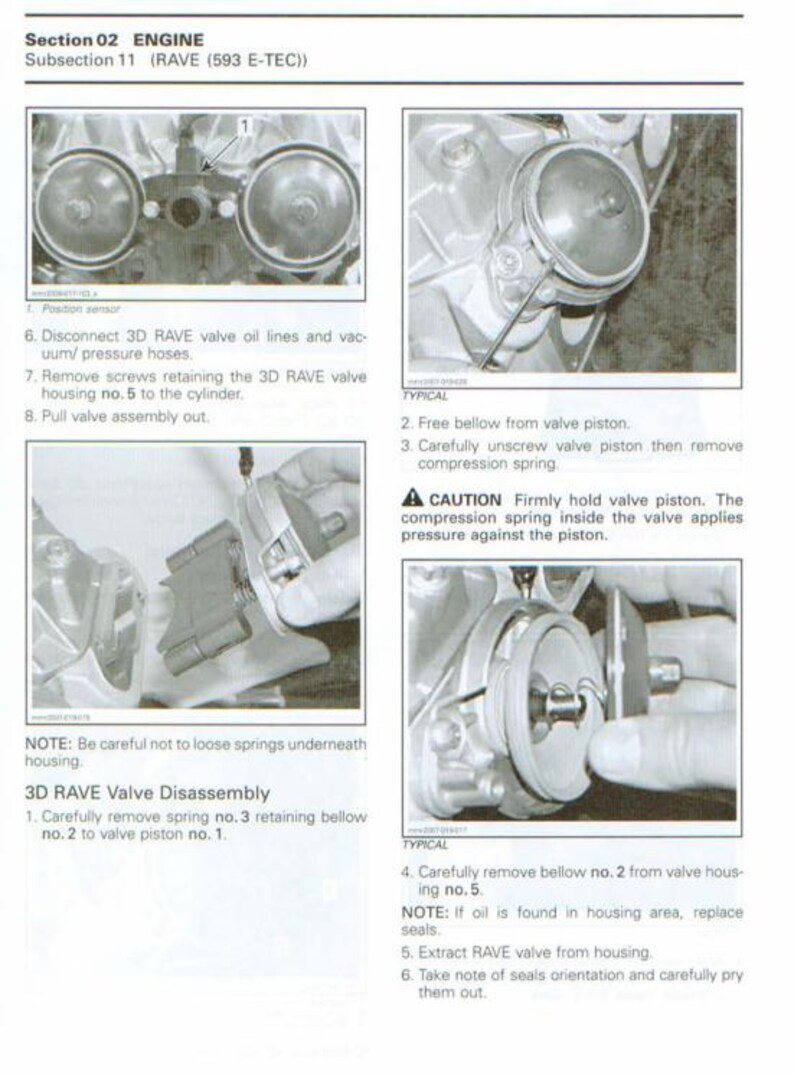 K&ouml;nnte beinhalten: Diagramm aus einem Handbuch, das die Schritte zur Demontage des Motors zeigt. Das Bild enth&auml;lt Nahaufnahmen von Motorkomponenten mit Textanweisungen und Beschriftungen. Der Abschnitt tr&auml;gt den Titel "ENGINE" und der Unterabschnitt "RAVE (593 E-TEC)".