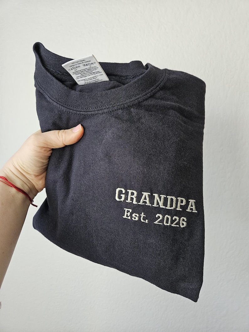 Embroidery Grandpa Est 2026 Shirt, Custom Shirt, Grandpa to be, Gift for Grandma, Pregnancy announcement, Grandparent gift idea, Birthday Black