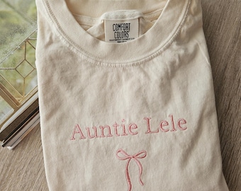 Chemise tante personnalisée, t-shirt tante brodé, cadeau de faire-part de grossesse, idée cadeau tante, chemise tante future, cadeau surprise pour tante.