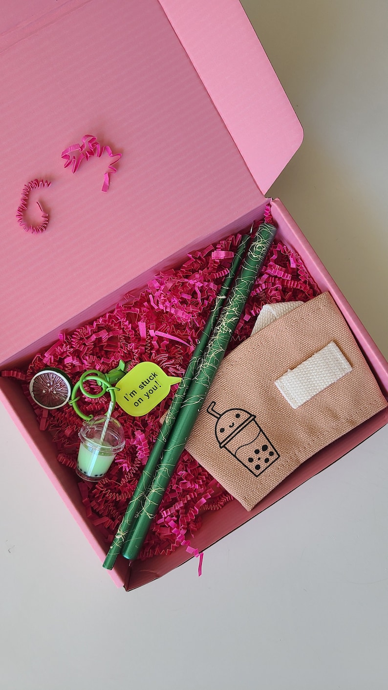 Boba Gifts, Boba Gift Box, Cup Holder, Boba Keychain, Boba Metal Straw, Eco Gift, Coworker gift, Teacher Gift, Mother's Day Gift, Boba Love Boba Gift Box