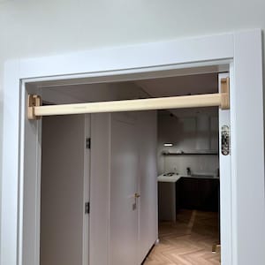 Removable Wooden Pull-Up Bar – Premium 100% hardwood, Cut to Size, Fits Door Frames up to 120 cm, for Adults and Kids image 7