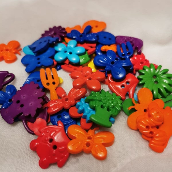 Gardening Themed craft buttons, PRIMARY colours, Selection of approx. 40 buttons