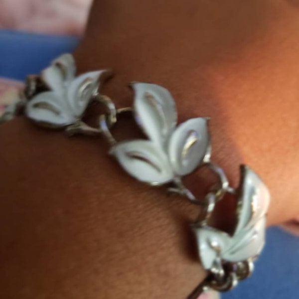 Bespoke Bride! Lovely Vintage White & Silver Leaf Bracelet