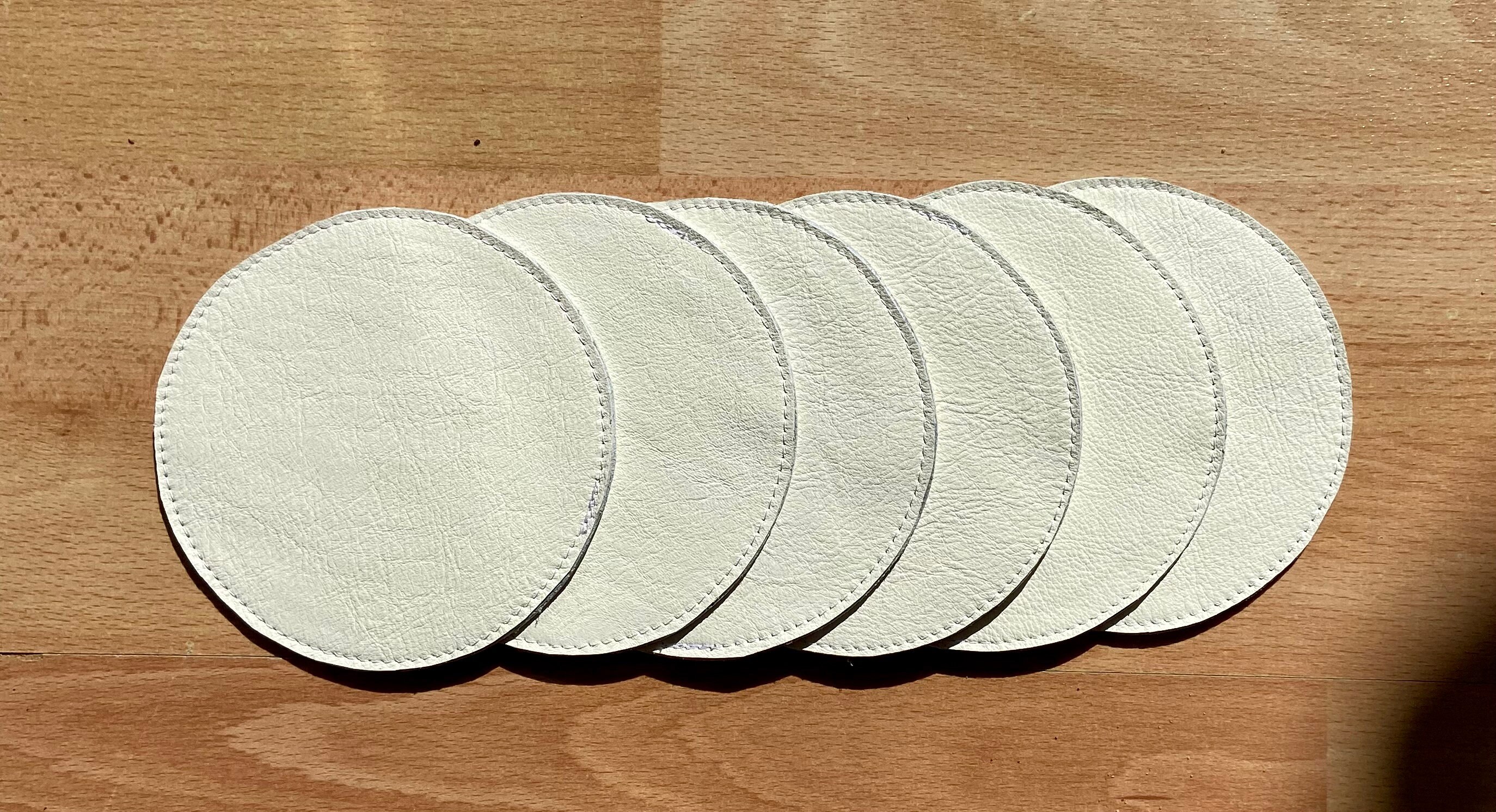 Sous Verres en Cuir Blanc Cassé