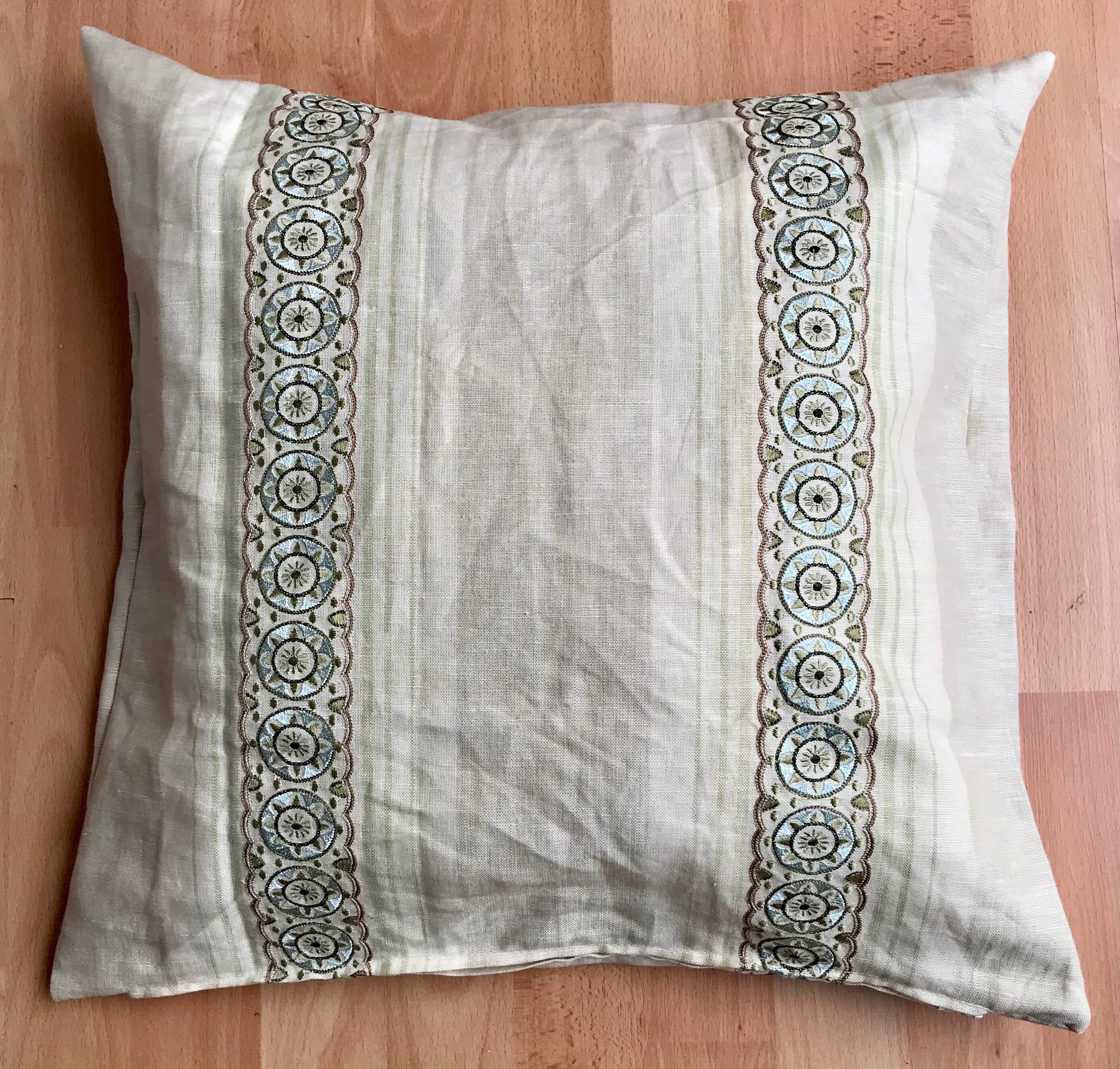 Grande Housse de Coussin 50x50 cm en Lin avec Magnifiques Broderies