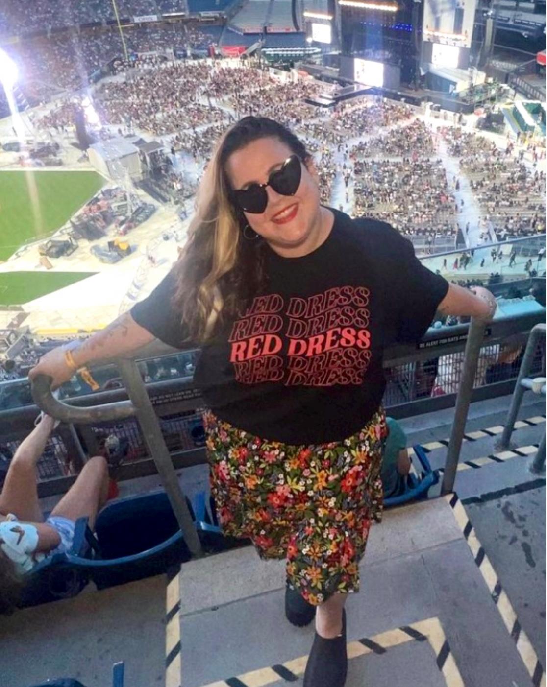 red dress jonas brothers shirt The red dresses were out in full force at the #JonasBrothers concert   #5albumsonenight