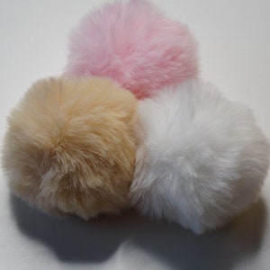 Faux fur keychain - Bunny tail keychain - Fluffy ball keyring - Pom Pom keyring