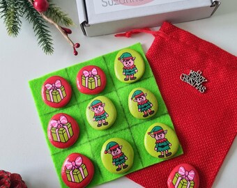 Christmas mini game - Elves and presents handpainted (noughts and crosses)