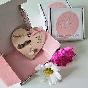 New Baby Girl - Décoration coeur en bois