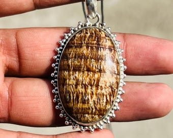 Collar con colgante ovalado de aragonita hecho a mano, joyería de plata de ley con piedras preciosas.