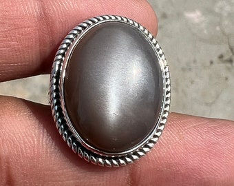 Handgemaakte ovale grijze maansteenring: 925 sterlingzilveren boho-sieraden