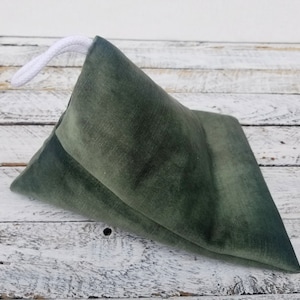 Handmade Green Fabric Tablet Pillow Stand: Bed Beanbag