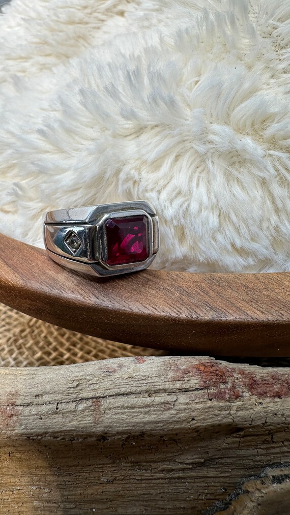 Large silver Ring - "Garnet or Ruby" Center - image 3