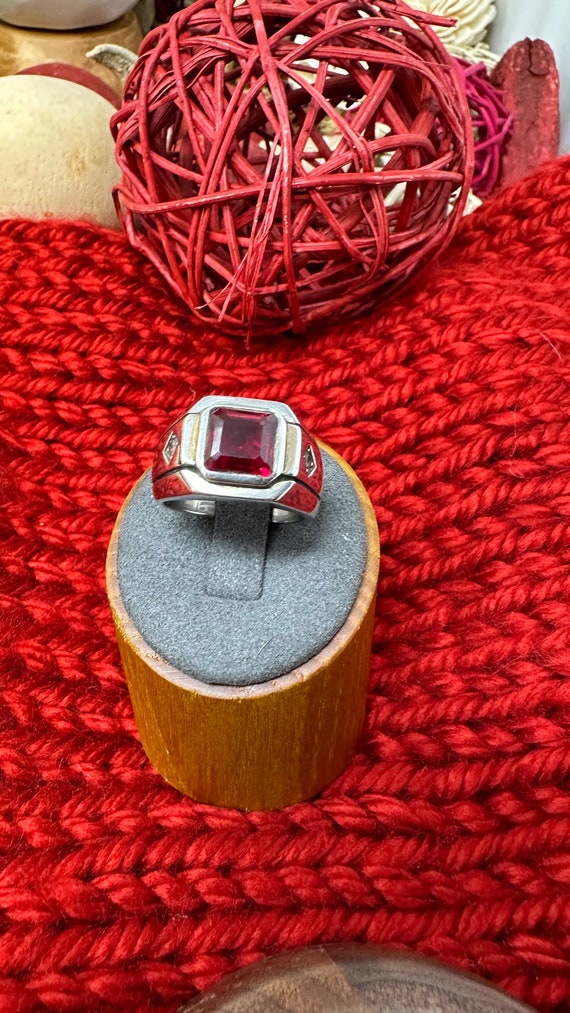 Large silver Ring - "Garnet or Ruby" Center - image 4