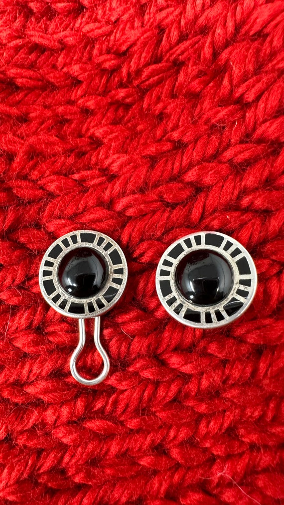 CMMA BMOS 925 Black and Silver Round Earrings