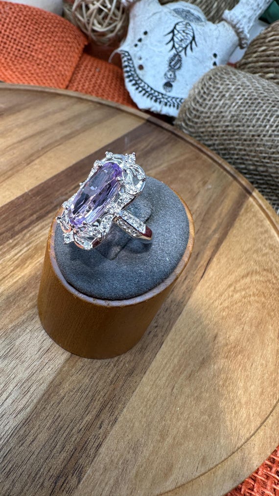 Beautiful Rectangle Deco Style Ring - Amethyst Ce… - image 3